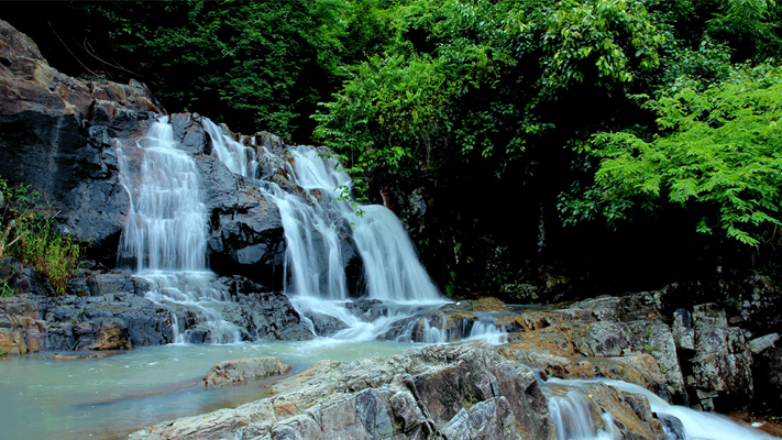 Du ngoạn suối Tiên, Ba hồ, suối Đỗ,  thác Yang Bay