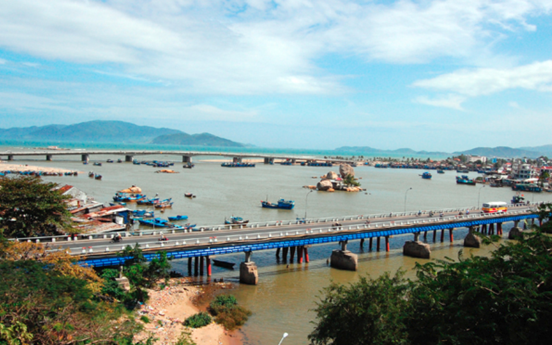 Du lịch trên sông Cái Nha Trang